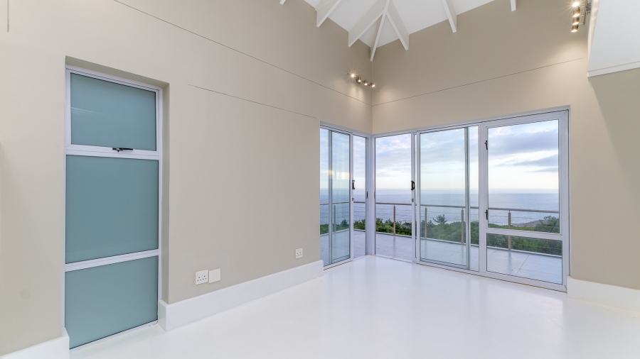 5 Bedroom Property for Sale in Le Grand Golf Estate Western Cape